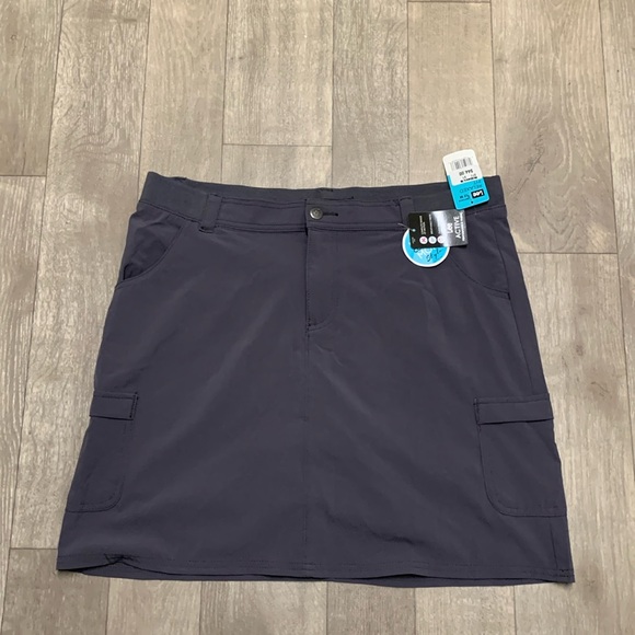 Womens NWT LEE‎ Relaxed Fit Active Cargo Performance Skort - Picture 1 of 8